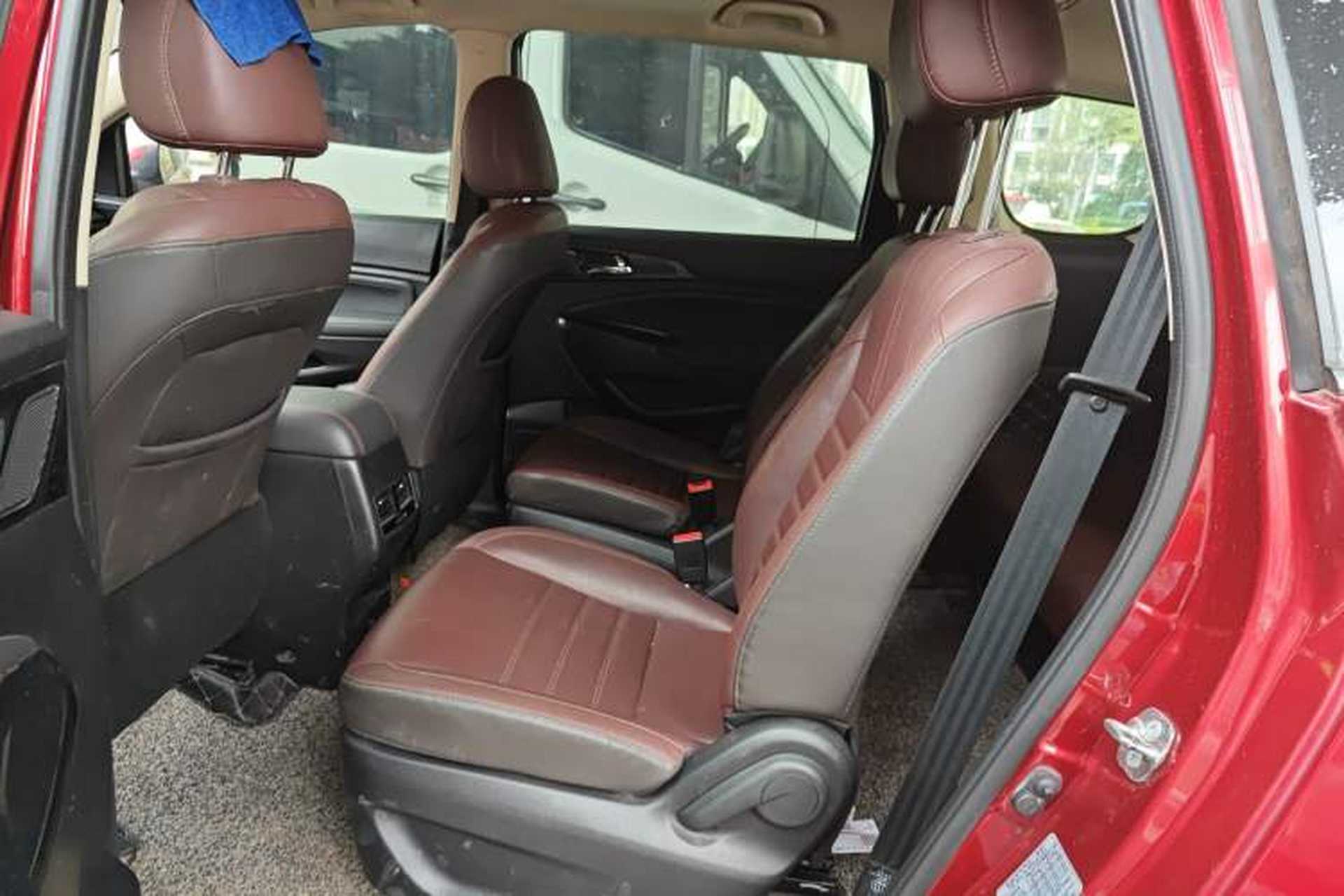 Used CHANGAN OSHAN A800 2017 1.5T Manual Luxury Model Left Rear Seat