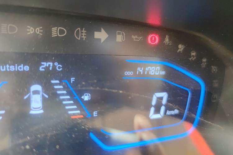 Used CHANGAN OSHAN A800 2017 1.6L Manual Comfort Model Odometer Close Up