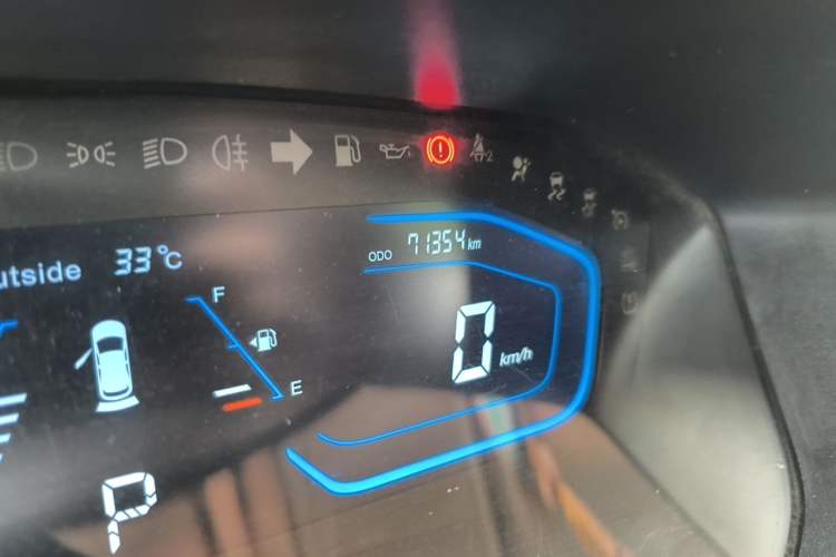 Used CHANGAN OSHAN A800 2017 1.5T Automatic Comfort Model Odometer Close Up
