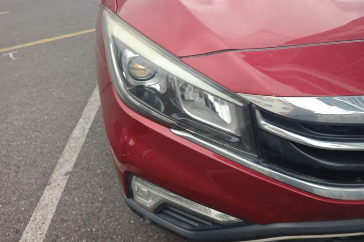 Used CHANGAN OSHAN A800 2017 1.6L Manual Comfort Model Right Front Headlight