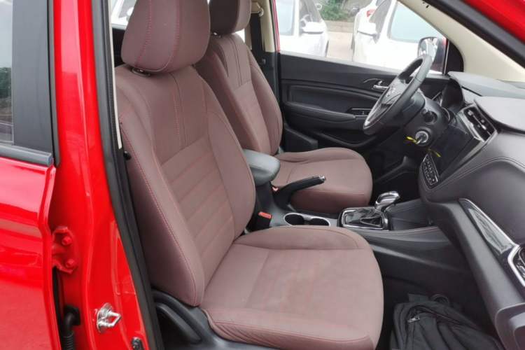 Used CHANGAN OSHAN A800 2017 1.5T Automatic Comfort Model Right Front Seat