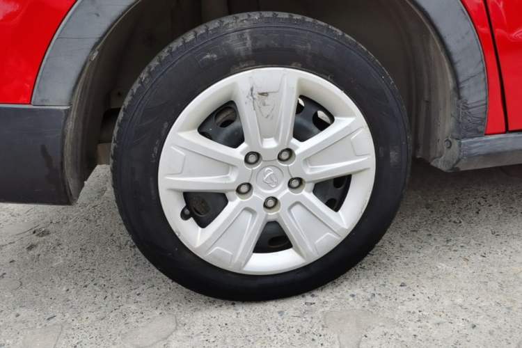 Used CHANGAN OSHAN A800 2017 1.5T Automatic Comfort Model Right Rear Wheel Hub