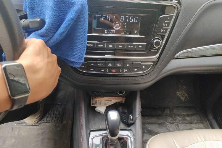 Used CHANGAN OSHAN A800 2017 1.5T Automatic Comfort Model Audio And AC Panel
