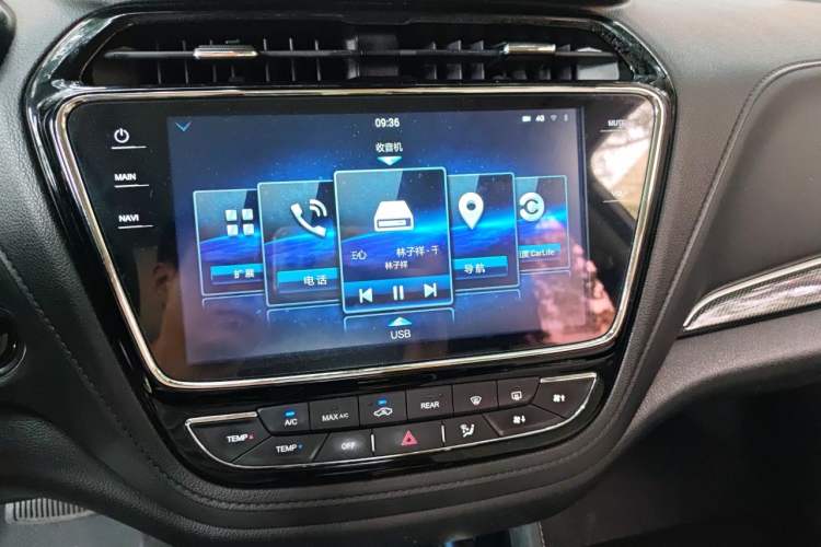 Used CHANGAN OSHAN A800 2017 1.5T Automatic ZhiZun Model Audio And AC Panel