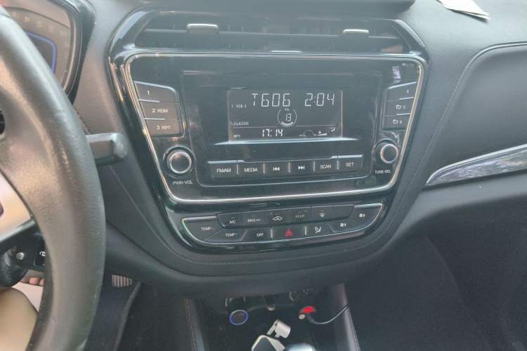 Used CHANGAN OSHAN A800 2017 1.5T Automatic Standard Model Audio And AC Panel