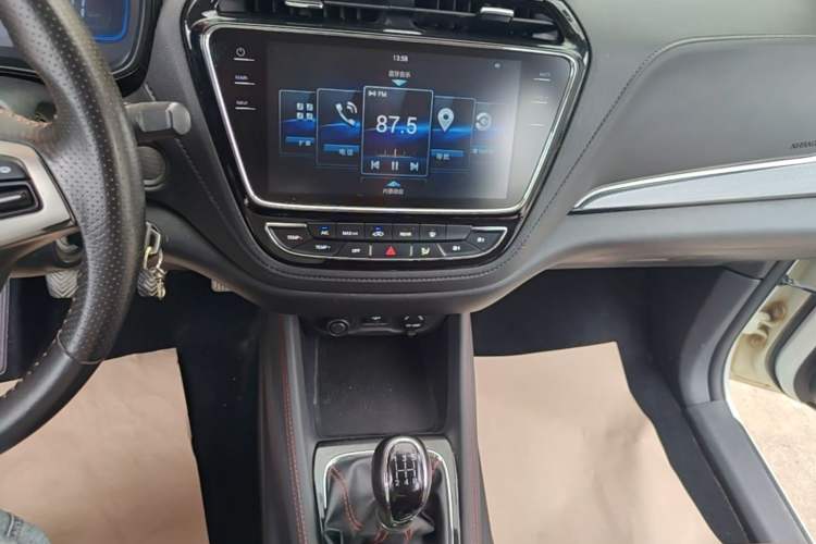 Used CHANGAN OSHAN A800 2017 1.6L Manual Comfort Model Audio And AC Panel
