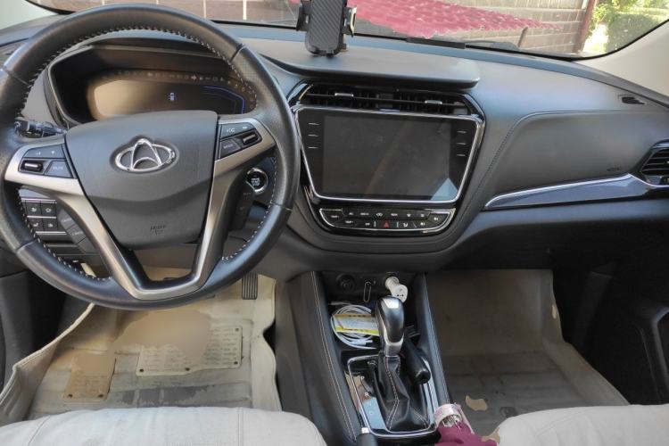 Used CHANGAN OSHAN A800 2017 1.5T Automatic ZhiZun Model Center Console