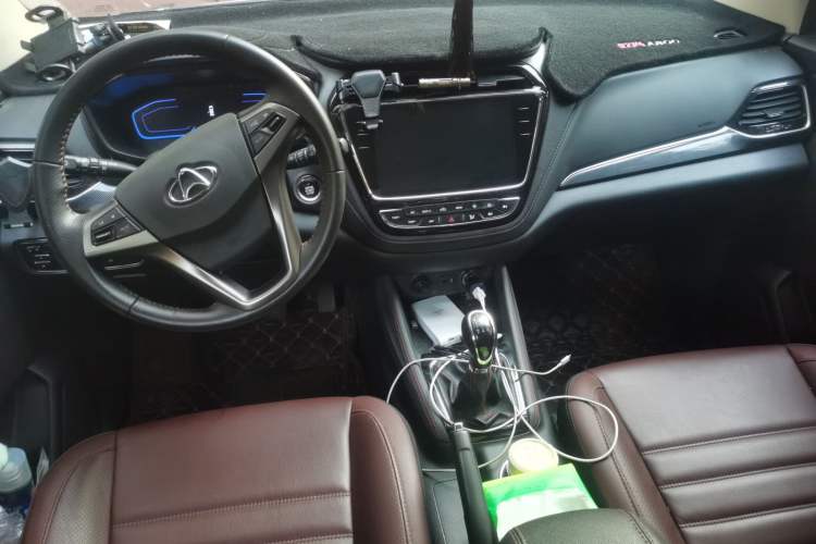 Used CHANGAN OSHAN A800 2017 1.6L Manual Luxury Model Center Console