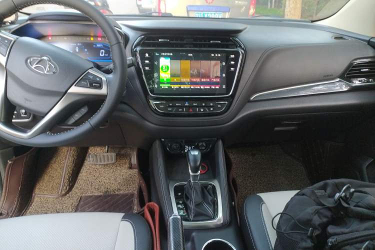 Used CHANGAN OSHAN A800 2017 1.5T Automatic ZhiZun Model Center Console
