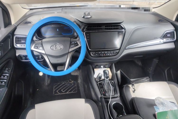 Used CHANGAN OSHAN A800 2017 1.5T Automatic Luxury Model Center Console
