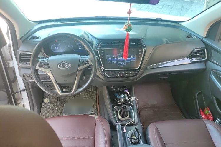 Used CHANGAN OSHAN A800 2017 1.5T Manual Luxury Model Center Console