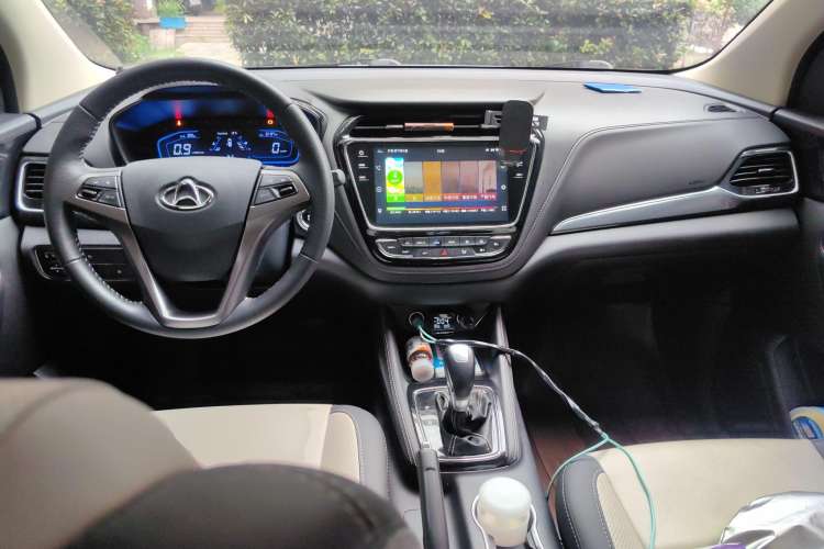 Used CHANGAN OSHAN A800 2017 1.5T Automatic Luxury Model Center Console