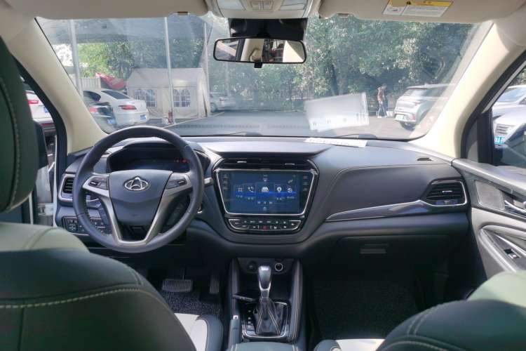 Used CHANGAN OSHAN A800 2017 1.5T Automatic ZhiZun Model Center Console
