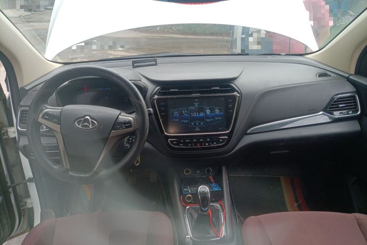 Used CHANGAN OSHAN A800 2017 1.6L Manual Comfort Model Center Console