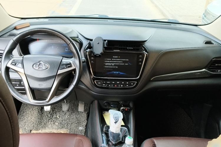 Used CHANGAN OSHAN A800 2017 1.6L Manual Luxury Model Center Console