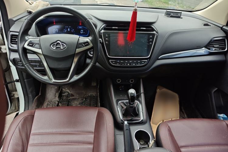 Used CHANGAN OSHAN A800 2017 1.6L Manual Luxury Model Center Console