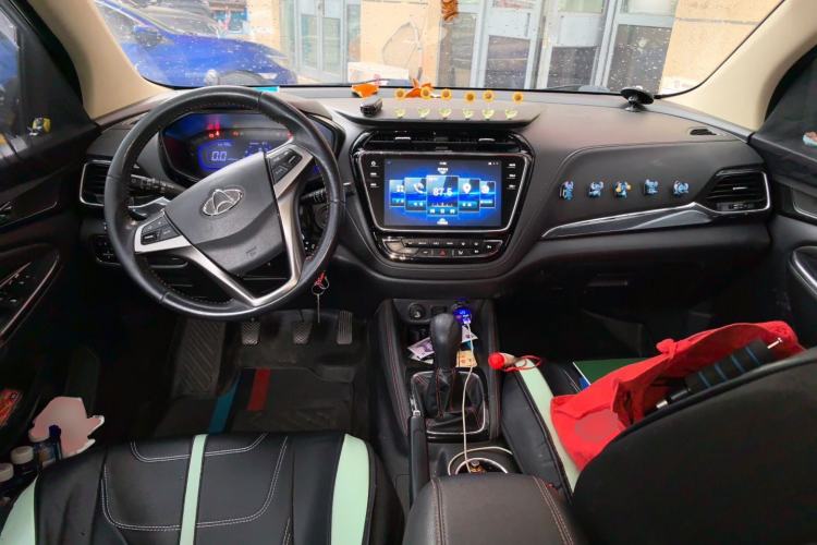 Used CHANGAN OSHAN A800 2017 1.5T Manual Elite Version Center Console