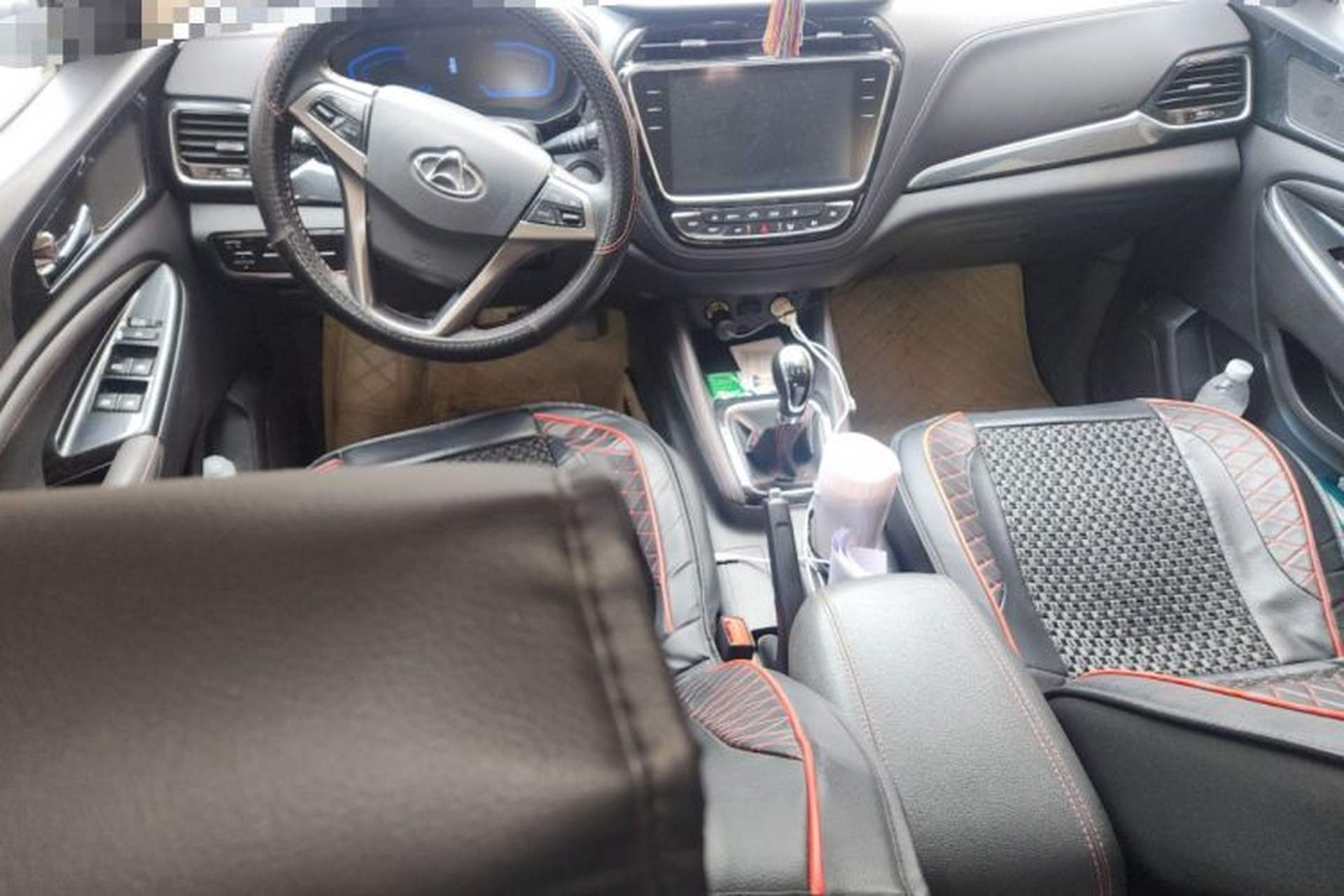 Used CHANGAN OSHAN A800 2017 1.6L Manual Standard Edition Center Console