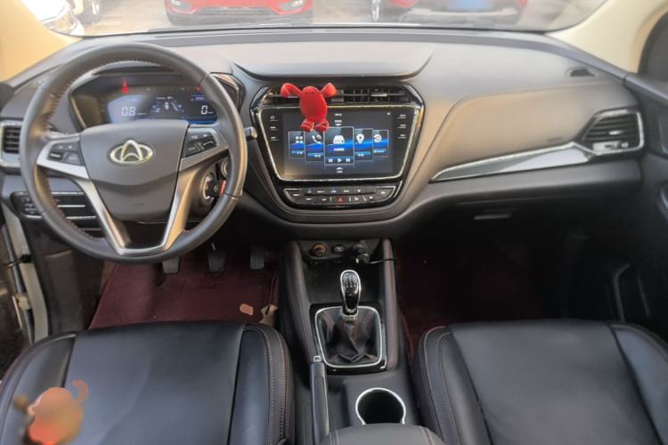 Used CHANGAN OSHAN A800 2017 1.6L Manual Comfort Model Center Console