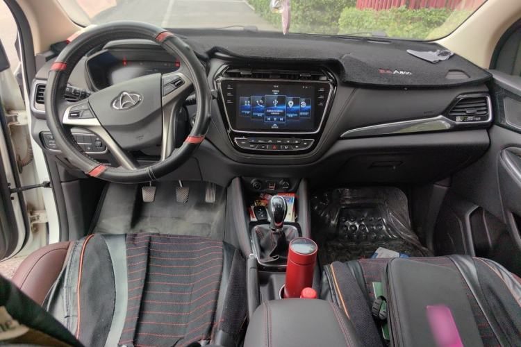 Used CHANGAN OSHAN A800 2017 1.6L Manual Luxury Model Center Console