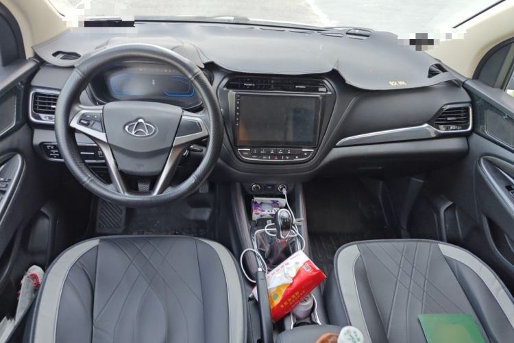 Used CHANGAN OSHAN A800 2017 1.6L Manual Standard Edition Center Console