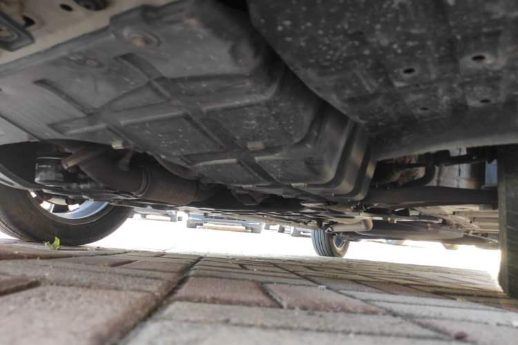 Used CHANGAN OSHAN A800 2017 1.5T Automatic ZhiZun Model Chassis Front Right
