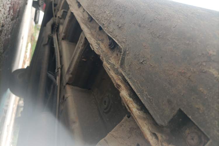 Used CHANGAN OSHAN A800 2017 1.6L Manual Comfort Model Chassis Front Right