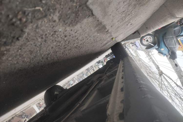 Used CHANGAN OSHAN A800 2017 1.6L Manual Comfort Model Chassis Front Right