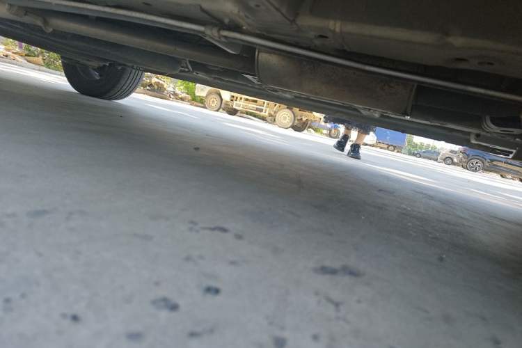 Used CHANGAN OSHAN A800 2017 1.6L Manual Comfort Model Chassis Front Right