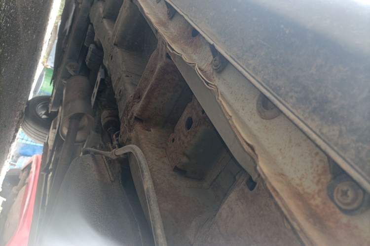 Used CHANGAN OSHAN A800 2017 1.6L Manual Comfort Model Chassis Rear Left