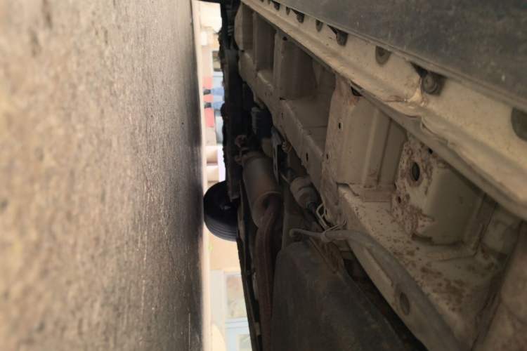 Used CHANGAN OSHAN A800 2017 1.5T Manual Elite Version Chassis Rear Left