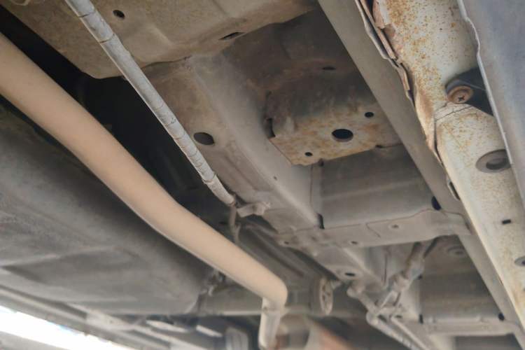 Used CHANGAN OSHAN A800 2017 1.6L Manual Comfort Model Chassis Rear Right