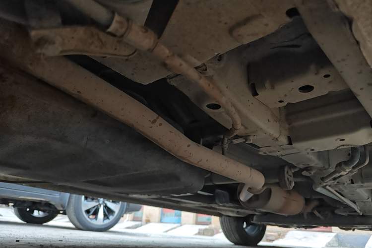 Used CHANGAN OSHAN A800 2017 1.6L Manual Comfort Model Chassis Rear Right
