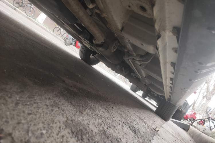 Used CHANGAN OSHAN A800 2017 1.6L Manual Comfort Model Chassis Rear Right