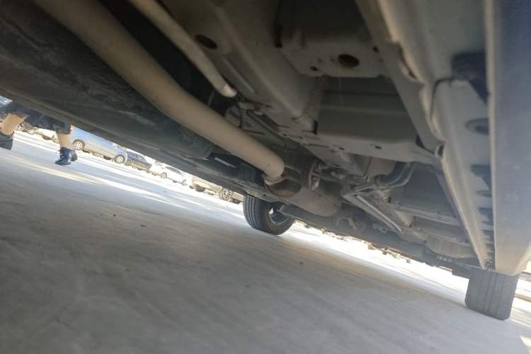 Used CHANGAN OSHAN A800 2017 1.6L Manual Comfort Model Chassis Rear Right