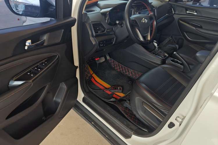 Used CHANGAN OSHAN A800 2017 1.5T Automatic Comfort Model Driver Seat
