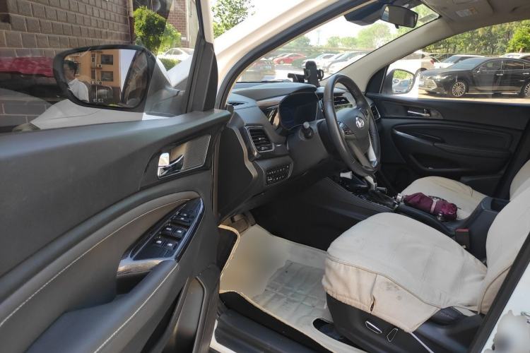 Used CHANGAN OSHAN A800 2017 1.5T Automatic ZhiZun Model Driver Seat