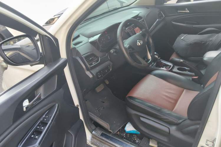 Used CHANGAN OSHAN A800 2017 1.5T Automatic Standard Model Driver Seat
