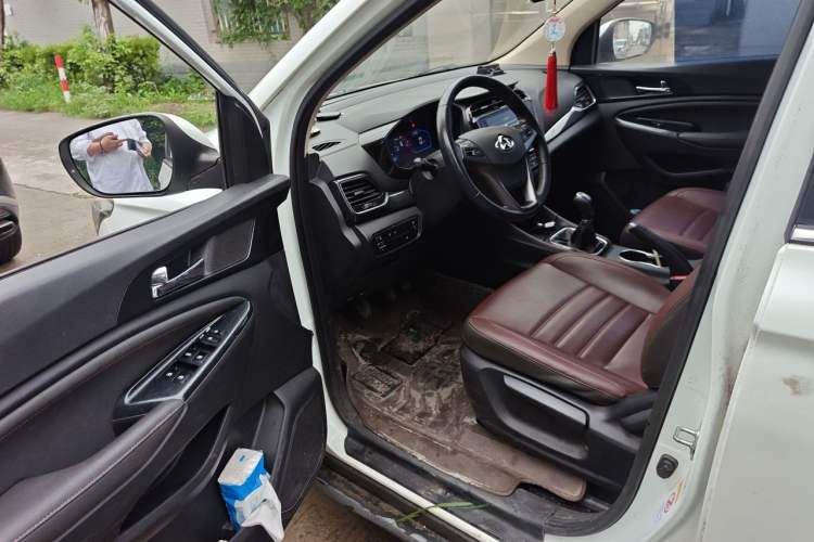 Used CHANGAN OSHAN A800 2017 1.6L Manual Luxury Model Driver Seat