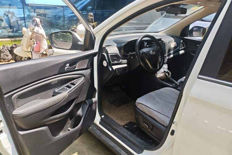 Used CHANGAN OSHAN A800 2017 1.5T Automatic ZhiZun Model Driver Seat