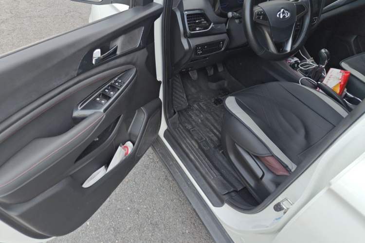 Used CHANGAN OSHAN A800 2017 1.6L Manual Standard Edition Driver Seat