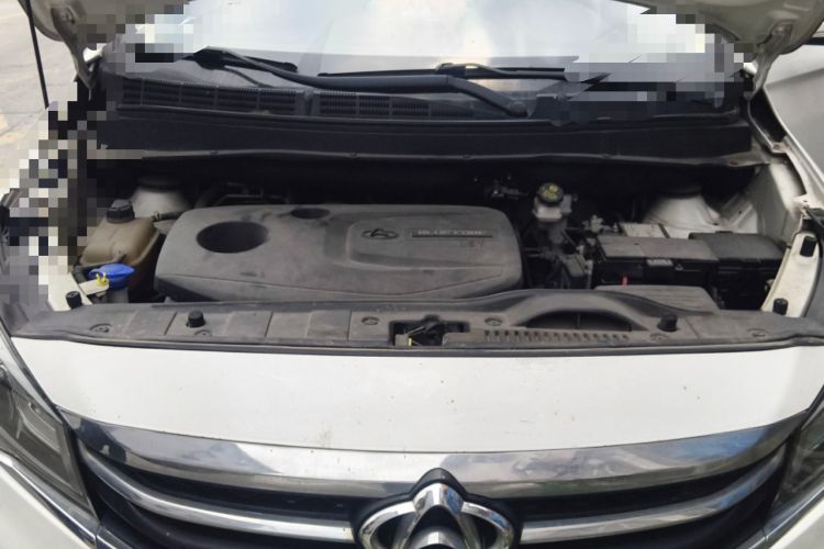 Used CHANGAN OSHAN A800 2017 1.5T Manual Elite Version Engine Bay