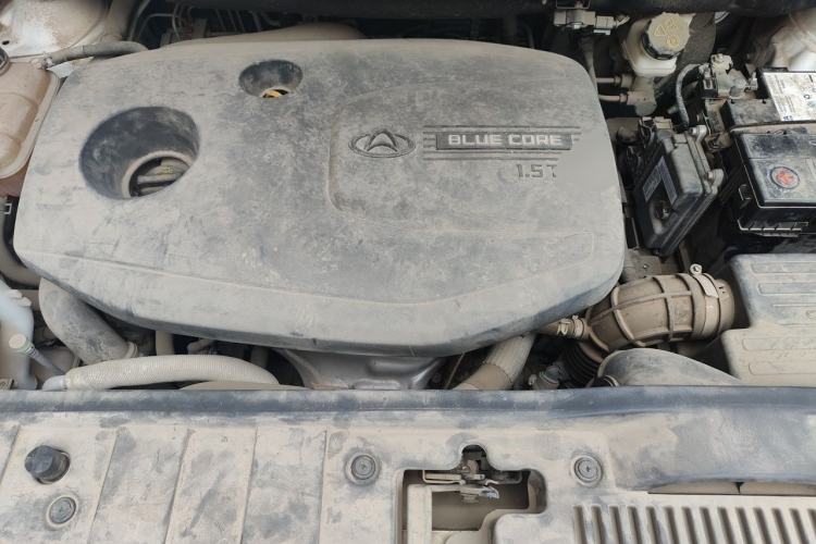 Used CHANGAN OSHAN A800 2017 1.5T Automatic Comfort Model Engine Bay