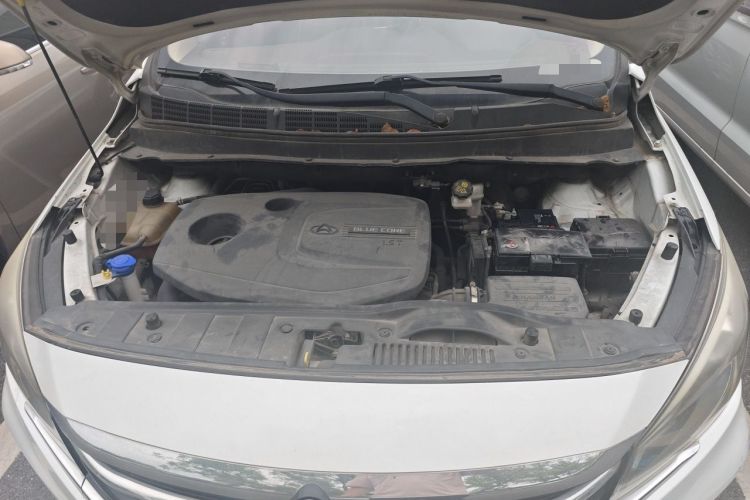 Used CHANGAN OSHAN A800 2017 1.5T Automatic Comfort Model Engine Bay