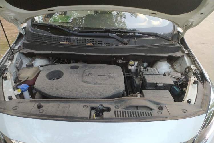Used CHANGAN OSHAN A800 2017 1.5T Automatic ZhiZun Model Engine Bay