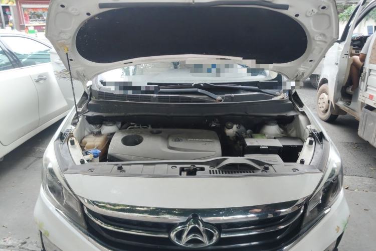 Used CHANGAN OSHAN A800 2017 1.5T Automatic Luxury Model Engine Bay
