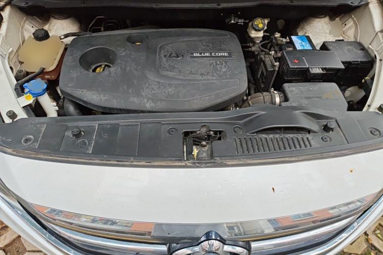 Used CHANGAN OSHAN A800 2017 1.5T Automatic ZhiZun Model Engine Bay