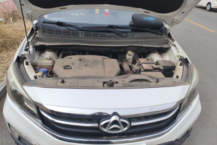 Used CHANGAN OSHAN A800 2017 1.6L Manual Comfort Model Engine Bay