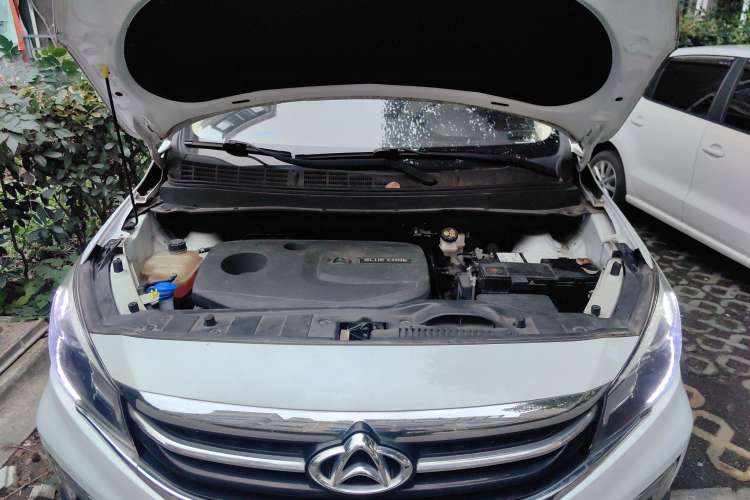 Used CHANGAN OSHAN A800 2017 1.5T Automatic Luxury Model Engine Bay