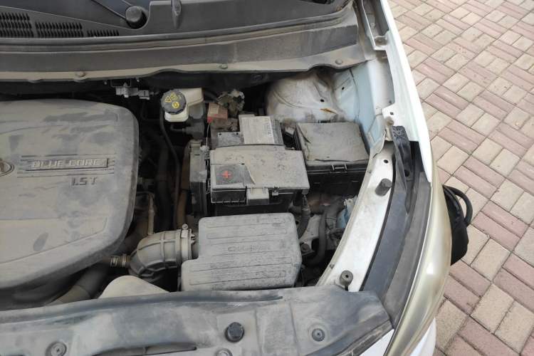 Used CHANGAN OSHAN A800 2017 1.5T Automatic ZhiZun Model Engine Bay Left